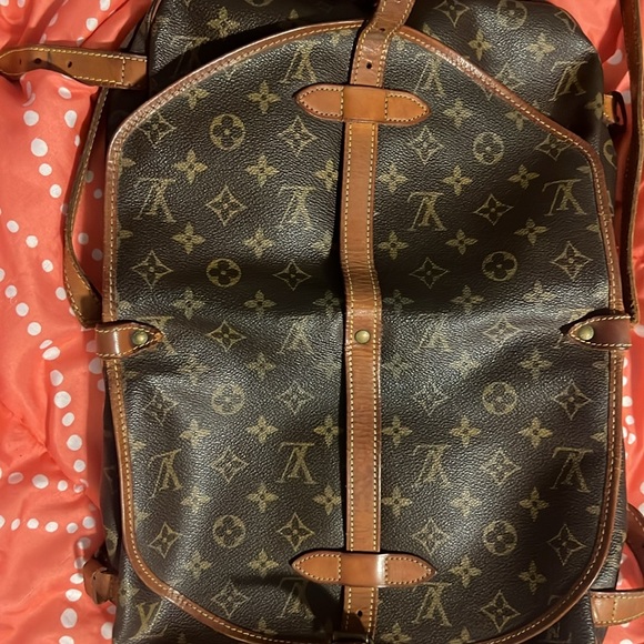 Saumur 30 Authentic normal usage wear on straps.. very clean. Darkened Vachetta - Picture 7 of 12